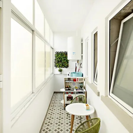 Blue Peacock Daire *