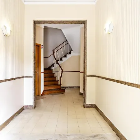 Blue Peacock 아파트 *