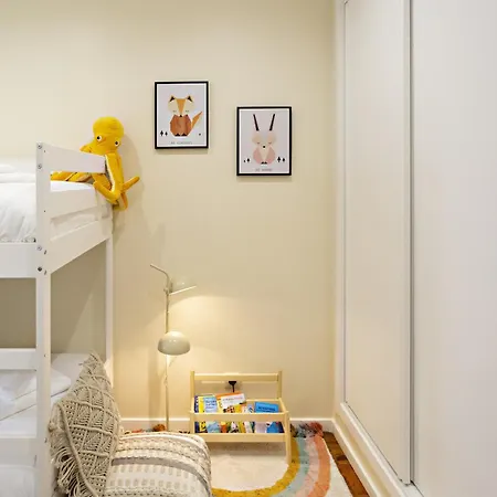 Blue Peacock 아파트 파로