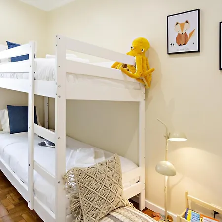 아파트 Blue Peacock